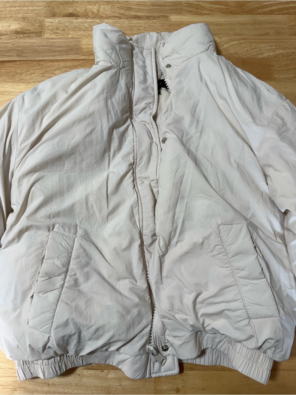 Forever 21 Women’s Cream Off-White Puffer Jacket Size Medium Zip Snap Coat